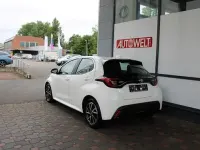 Gebraucht Toyota Yaris Basis 116 PS (85 kW) 2022 Schneeweiß Kleinwagen