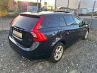 Gebraucht Volvo V60 Business Edition 190 PS (139 kW) 2016 Blau Kombi