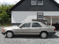 Gebraucht Mercedes 200 118 PS (86 kW) 1989 Other Limousine