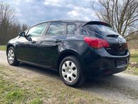 Gebraucht Opel Astra Design Edition 101 PS (74 kW) 2011 Schwarz Limousine