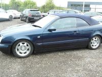 Gebraucht Mercedes CLK230 193 PS (141 kW) 2000 Blau Cabrio