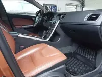 Gebraucht Volvo S60 Kinetic 305 PS (224 kW) 2011 Orange Limousine