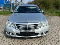 Usado Mercedes E220 Elegance 170 CV (125 kW) 2011 Plateado Berlina