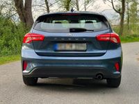 Gebraucht Ford Focus Cool & Connect 125 PS (91 kW) 2018 Blau Limousine