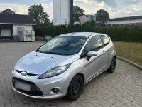 Gebraucht Ford Fiesta 81 PS (59 kW) 2012 Silber Kleinwagen