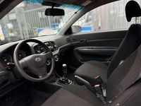 Second-hand Hyundai Accent 97 CP (71 kW) 2007 Argintiu Berlinǎ