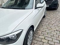Gebraucht BMW 114 102 PS (75 kW) 2014 Weiß Kleinwagen