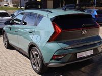 Neu Hyundai Bayon 101 PS (74 kW) 2025 Grün SUV
