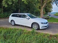 Gebraucht VW Passat 150 PS (110 kW) 2019 Weiß Kombi