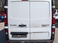 Second-hand Renault Trafic 90 CP (66 kW) 2016 Alb Monovolum