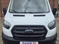 Gebraucht Ford Transit Trend 131 PS (96 kW) 2023 Frostweiß Van / Kleinbus