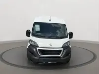 Gebraucht Peugeot Boxer Premium 140 PS (102 kW) 2023 Weiss Van