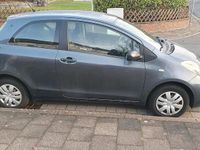 Gebraucht Toyota Yaris 69 PS (50 kW) 2009 Grau Kleinwagen