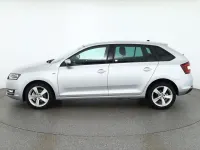 Gebraucht Skoda Rapid 125 PS (91 kW) 2018 Brilliant silber met. Kleinwagen