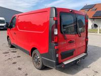 Gebraucht Renault Trafic 140 PS (102 kW) 2015 Rot Van / Kleinbus