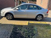 Gebraucht Ford Focus Ghia 101 PS (74 kW) 2006 Grau Limousine