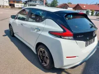 Gebraucht Nissan Leaf Acenta 110 kW (150 PS) 2023 Weiß Kleinwagen