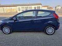 Gebraucht Ford Fiesta Ambiente 60 PS (44 kW) 2009 Blau Kleinwagen