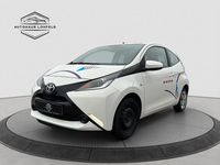 Gebraucht Toyota Aygo X-play 69 PS (50 kW) 2017 Weiß Kleinwagen