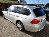 Gebraucht BMW 320 184 PS (135 kW) 2010 Silber Kombi