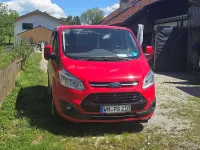 Gebraucht Ford Tourneo 170 PS (125 kW) 2017 Rot Van / Kleinbus
