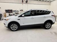 Gebraucht Ford Kuga 150 PS (110 kW) 2017 Weiß SUV