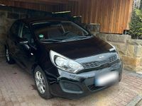 Second-hand Kia Rio 109 CP (80 kW) 2011 Negru Hatchback