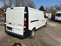 Gebraucht Renault Trafic 121 PS (88 kW) 2018 Weiß Van / Kleinbus