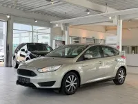 Używany Ford Focus Trend 101 KM (74 kW) 2015 Szary Sedan/Limuzyna
