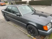 Gebraucht Mercedes E250 1992 Grau Limousine