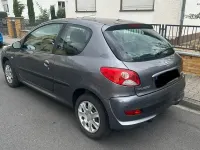 Gebraucht Peugeot 206+ 60 PS (44 kW) 2010 Grau Kleinwagen