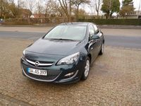 Gebraucht Opel Astra Edition 140 PS (102 kW) 2015 Grün Limousine