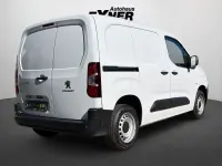 Gebraucht Peugeot Partner Premium 102 PS (75 kW) 2023 Kaolin weiß Van / Kleinbus