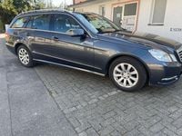 Gebraucht Mercedes E220 Elegance 170 PS (125 kW) 2011 Schwarz Limousine