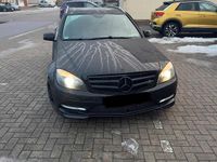 Gebraucht Mercedes C220 222 PS (163 kW) 2009 Schwarz Kombi