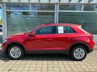 Gebraucht VW T-Roc Life 150 PS (110 kW) 2024 Rot (kings red metallic) SUV
