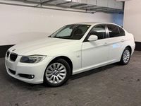 Gebraucht BMW 318 143 PS (105 kW) 2009 Weiß Limousine