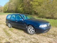 Second-hand Volvo V70 140 CP (102 kW) 2003 Albastru Break