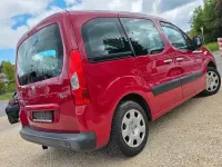 Gebraucht Peugeot Partner Family 90 PS (66 kW) 2012 Rot Van / Kleinbus