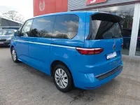 Second-hand VW Multivan Style 204 CP (150 kW) 2022 Albastru Monovolum