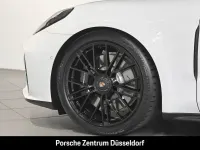 Neu Porsche Panamera GTS 500 PS (367 kW) 2026 Weiss Kleinwagen