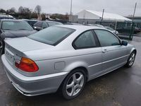 Gebraucht BMW 318 143 PS (105 kW) 2001 Silber Coupé