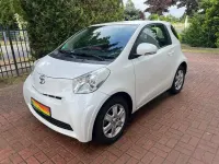 Gebraucht Toyota iQ 68 PS (50 kW) 2011 Weiß Kleinwagen