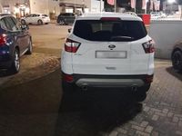 Gebraucht Ford Kuga 150 PS (110 kW) 2019 Weiß SUV