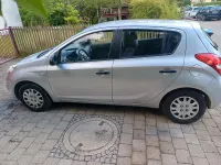 Gebraucht Hyundai i20 77 PS (56 kW) 2009 Silber Kleinwagen