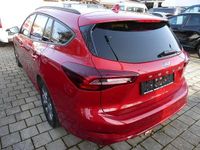 Gebraucht Ford Focus ST-Line X 155 PS (114 kW) 2024 Fantastic red Kombi