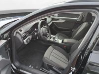 Gebraucht Audi A4 150 PS (110 kW) 2023 Mythosschwarz metallic Kombi