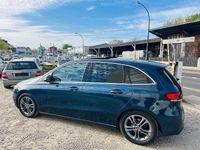 Gebraucht Mercedes B200 150 PS (110 kW) 2020 Blau Van / Kleinbus