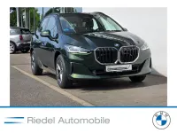 Gebraucht BMW 220 Active Tourer 170 PS (125 kW) 2025 Grün Van / Kleinbus