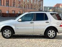 Gebraucht Mercedes ML270 163 PS (119 kW) 2004 Silber SUV